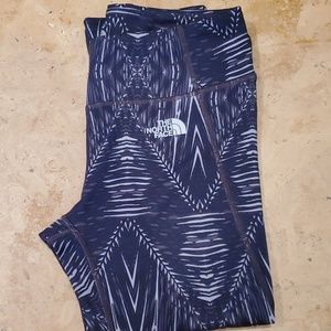 The North Face crops size Small